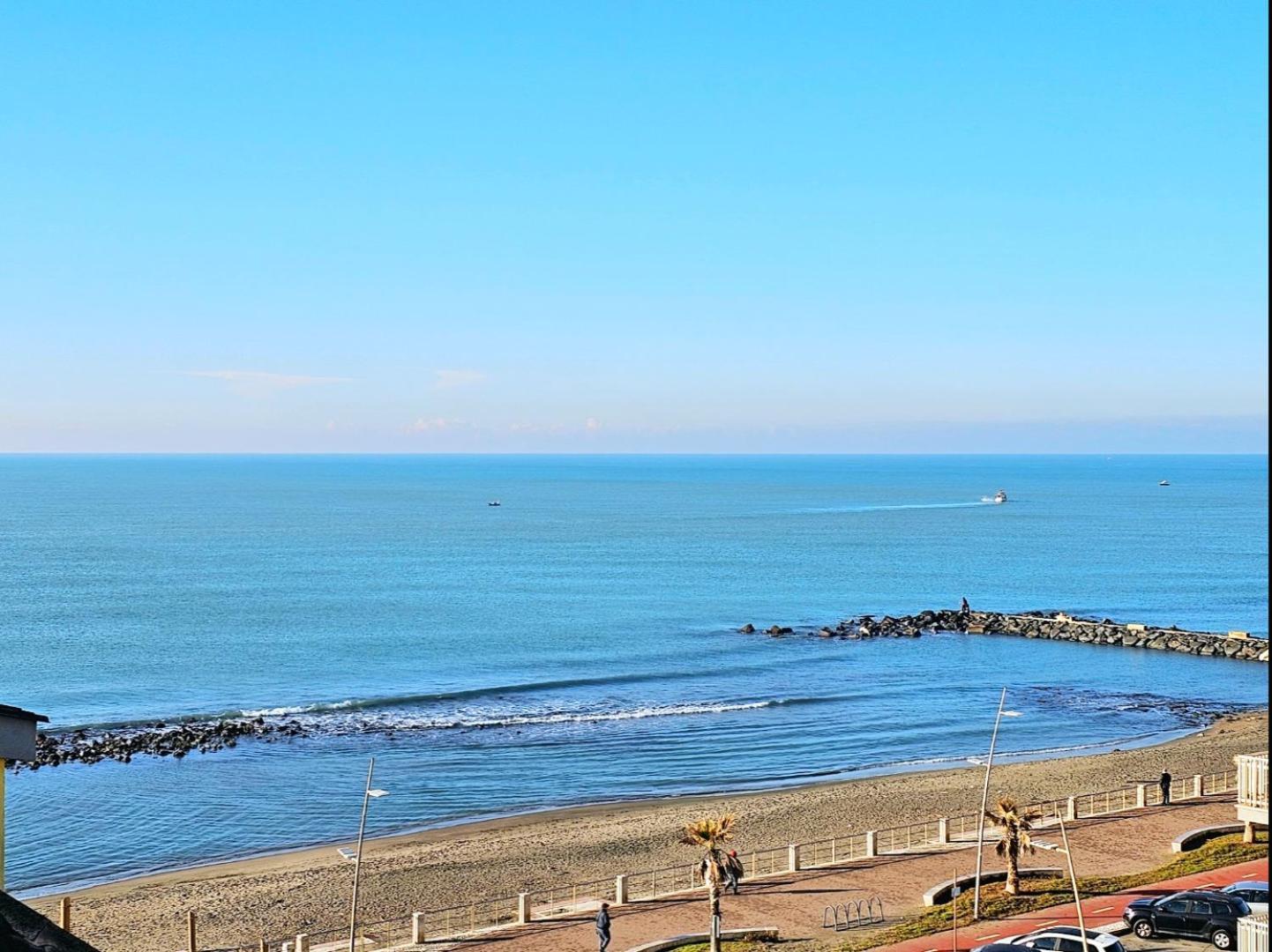 Attico Granelli Di Sabbia Lägenhet Lido di Ostia Exteriör bild